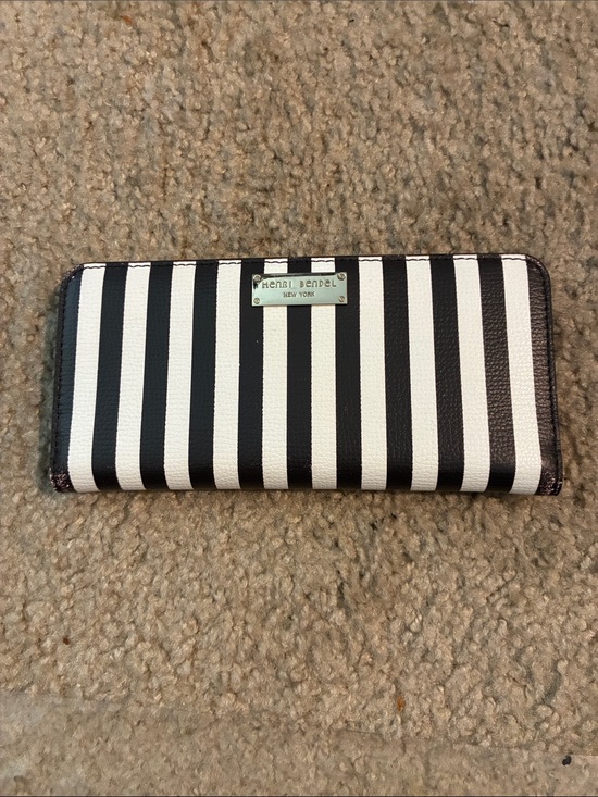 henri bendel Handbags - Henri Bendel Black and White Striped Zip-Around Wallet